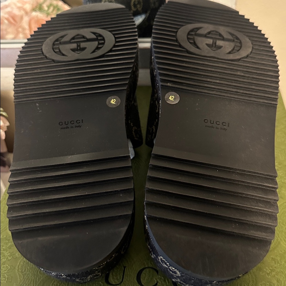 NWT Gucci Black and Gray Denim Logo Slides - Picture 5 of 7